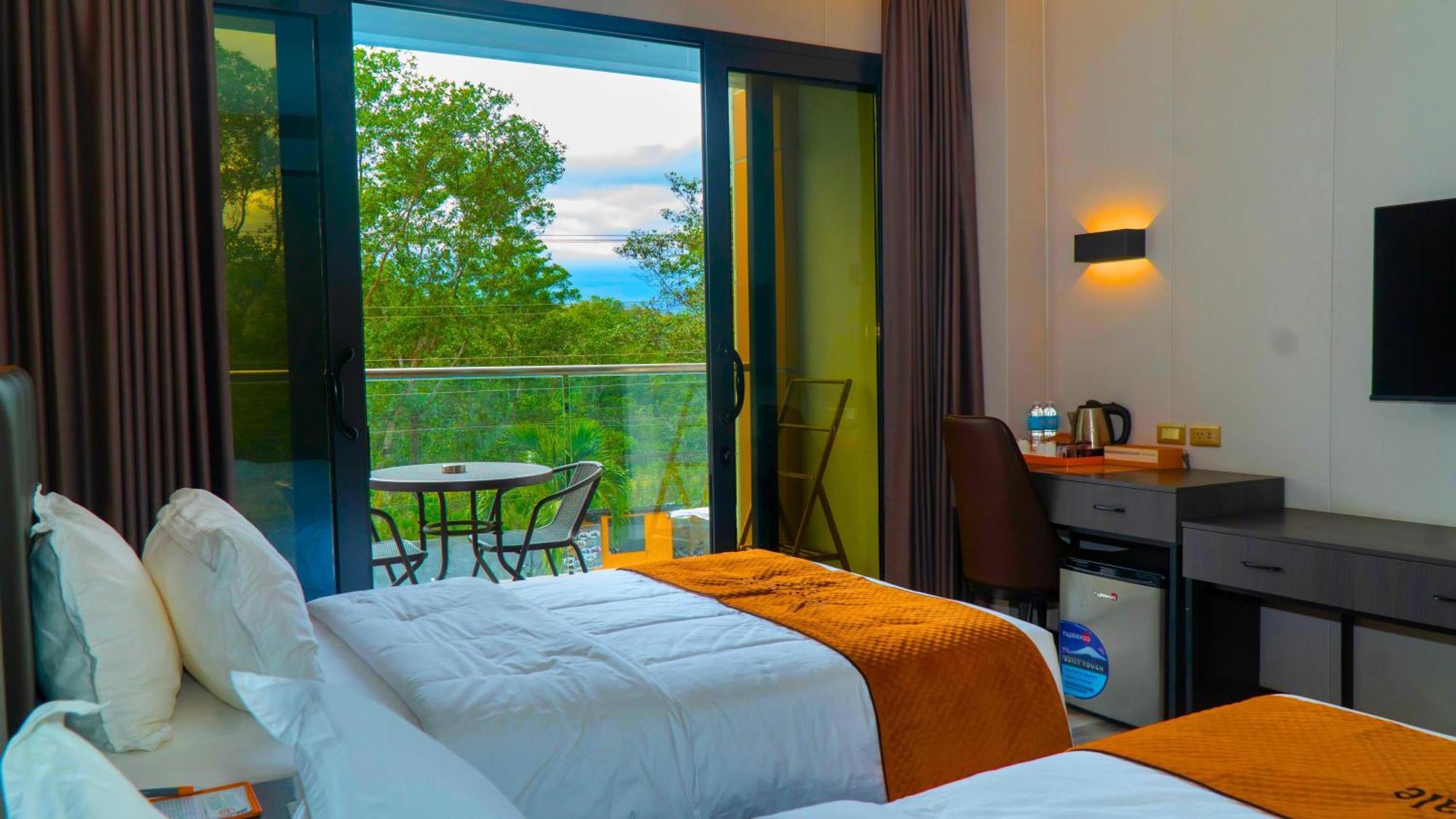 Venus Royale Hotel Coron Exteriér fotografie